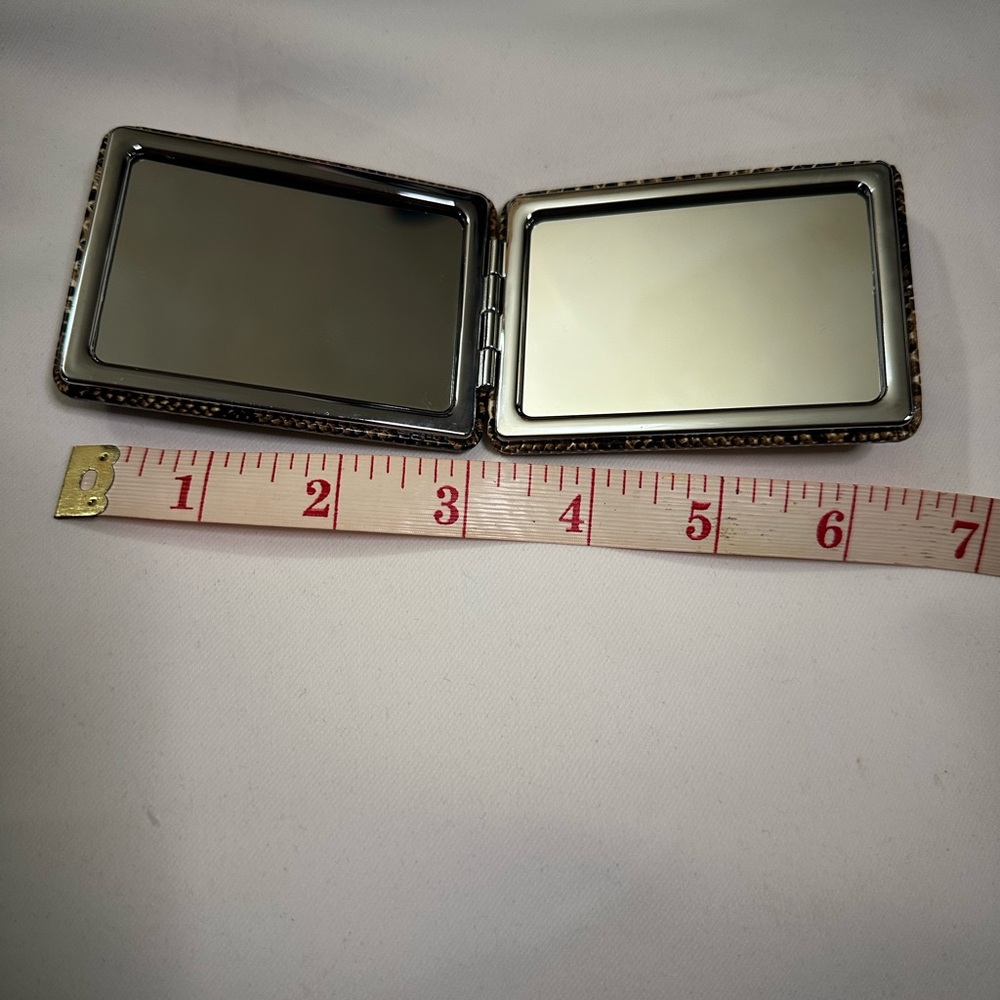 Snakeskin Pattern Compact Mirror - Picture 10 of 10